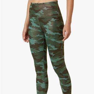 Beyond Yoga EUC Camo Sparkle Leggings ✨
